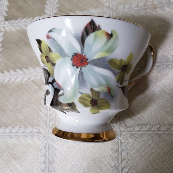 Bone china cup and saucer made in England by Windsor. - Picture 5 of 6